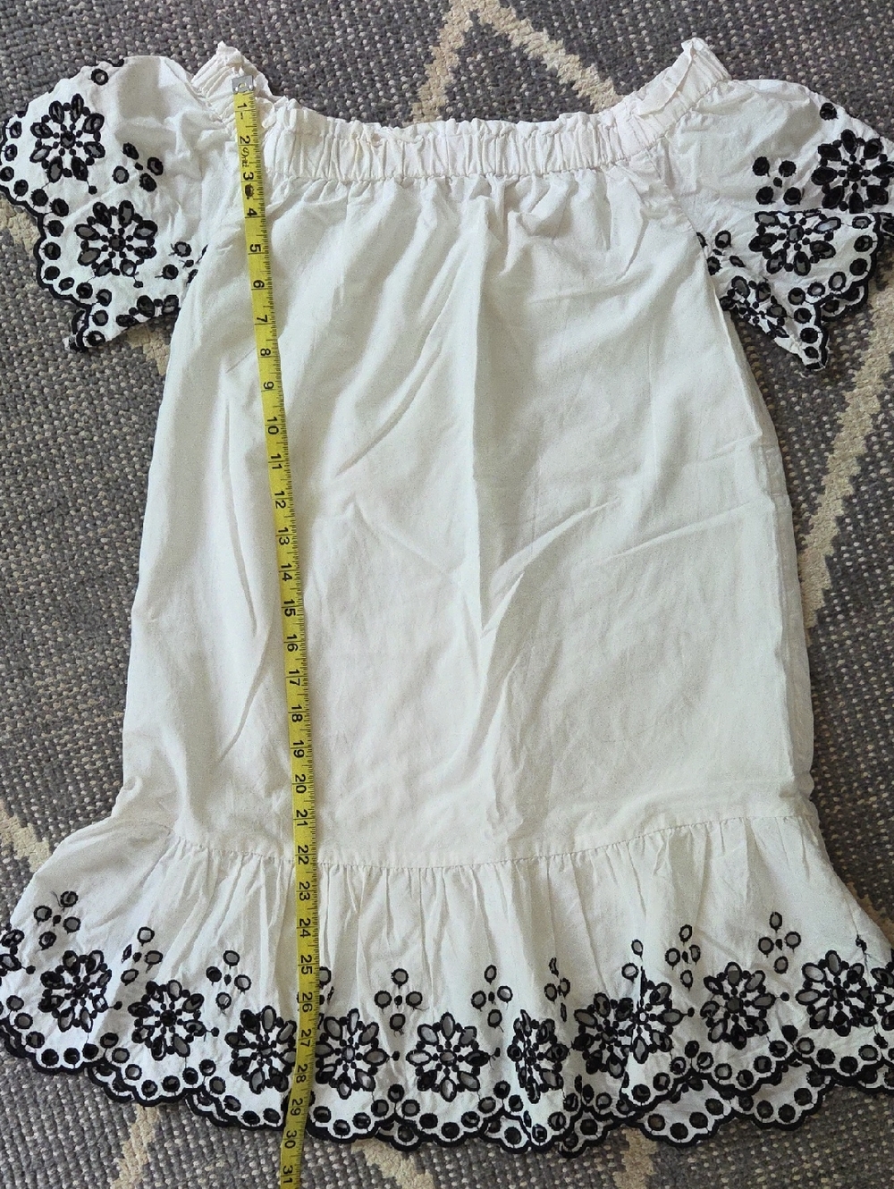 Vineyard Vines White/ Black Dress
